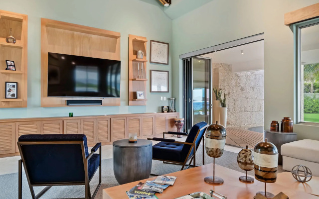 Exquisite Villa w Stunning Ocean Views Gym Golf
