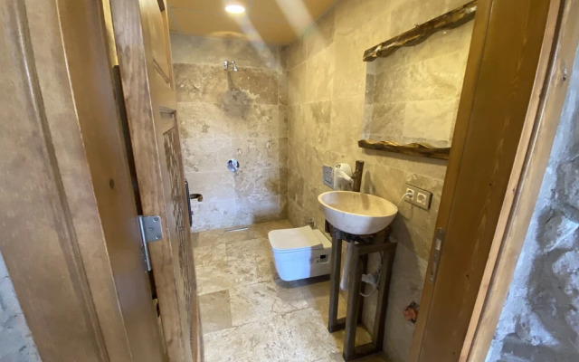 Ala Stone House
