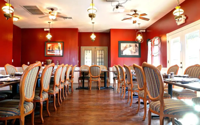 Tombstone Monument Guest Ranch