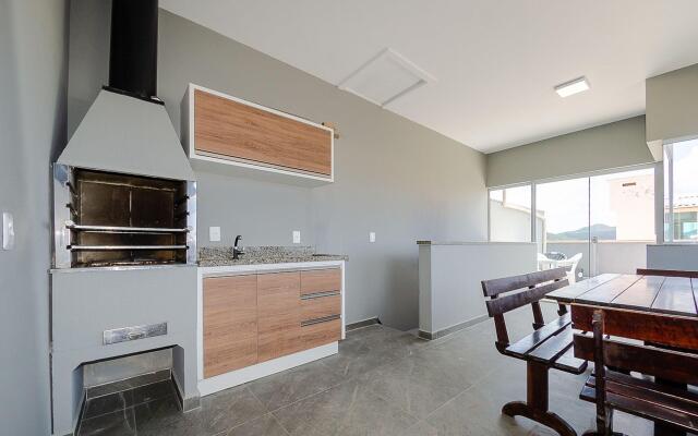 Casa ampla c/ churrasqueira nos Ingleses CRL001