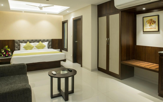 Hotel Calangute Towers – Guest Rooms – Calangute