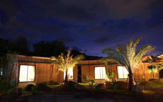 Taro Hotel and Bungalows