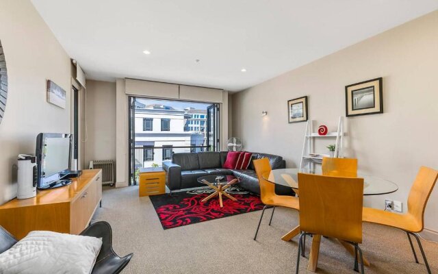 Enormous One Bedroom Beauty In Cbd! Free Parking