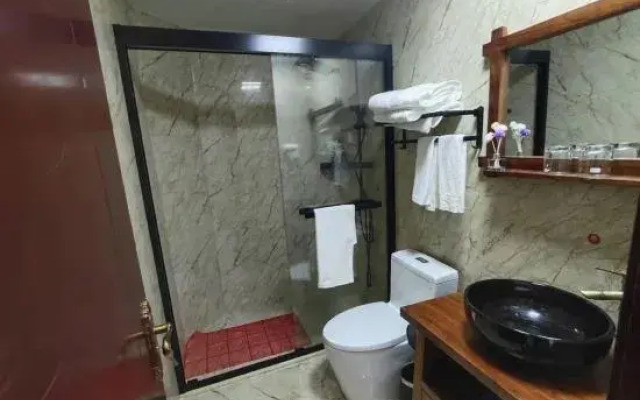 Puyu Mountain Household