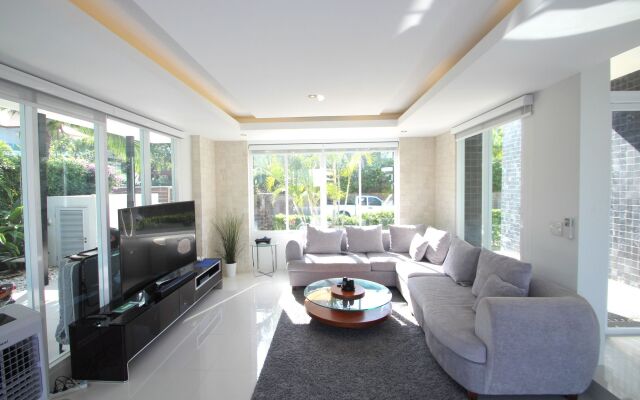 Hua Hin 5 Bedrooms Mansion B3