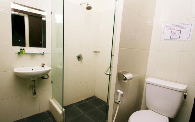 RedDoorz Plus @ Hotel Asih UNY