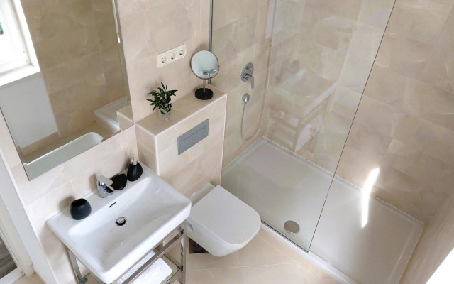 Refresh Boutique Apartments