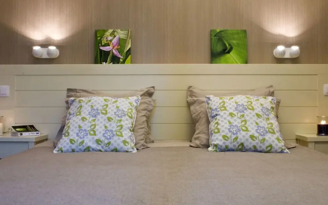 Comfortable Villa With Stove, Located in a Lake Area