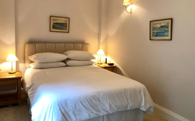 Garrard's Retreat - 1 Bedroom with marble floors & patio