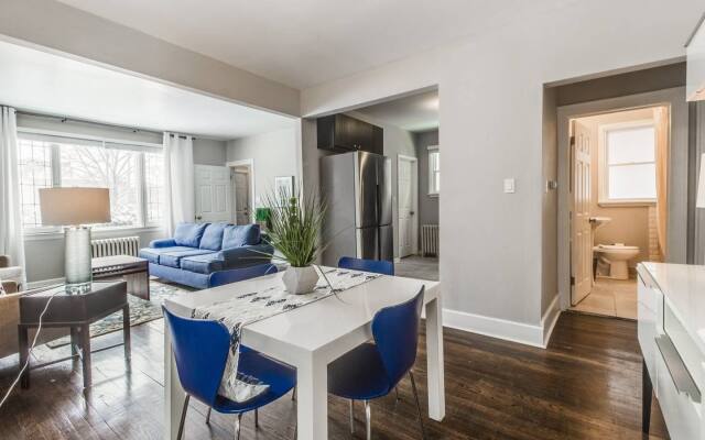 Great 6 Bedroom Peaceful Family Retreat in the University District