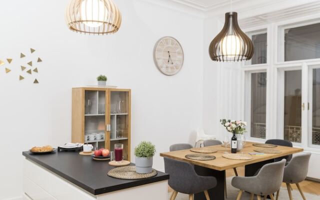 Singerstraße Luxury Apartment