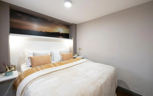The Pera Hotel