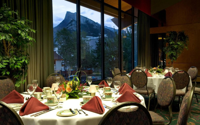 Banff Park Lodge
