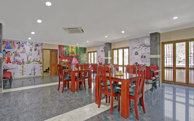 OYO 30970 AAR Royal Residency