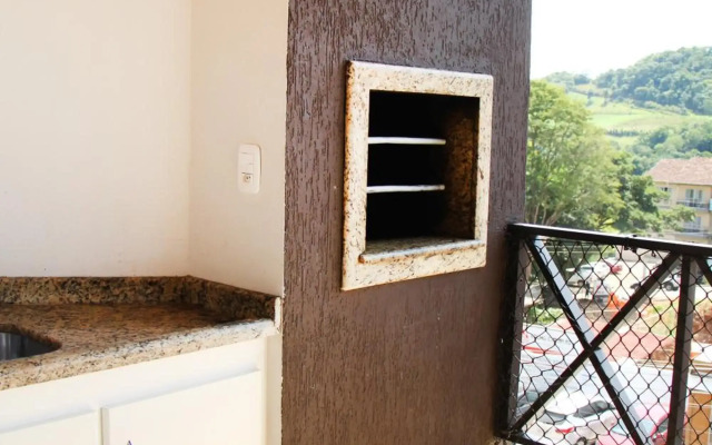 Belíssimo Apto Frente Avenida