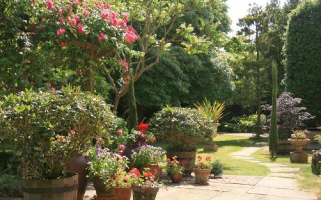 Bed & Breakfast at Ocklynge Manor