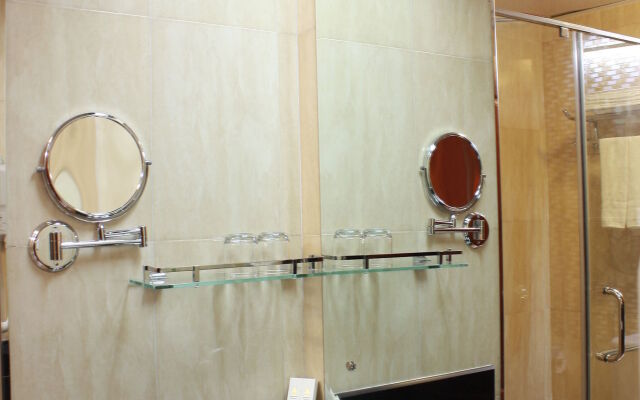 Lux Riverside Hotel & Apartment