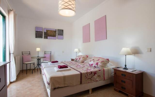 Casa Josephine by Portucasa