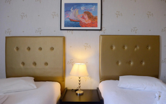Phidias Hotel