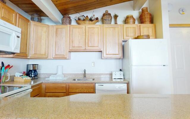 Laurelwood Condominiums Studio Premier Unit 415