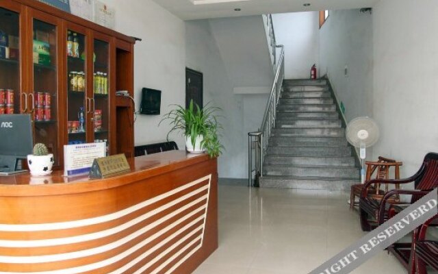 Yijia Hotel (Yidu Honghuatao Town)