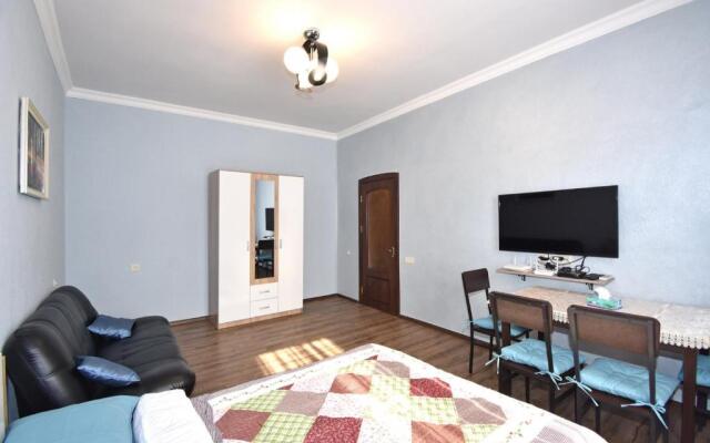 Apartment near Sasundci Davit Metro Station