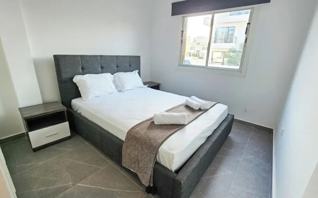 La Magenta Apartments