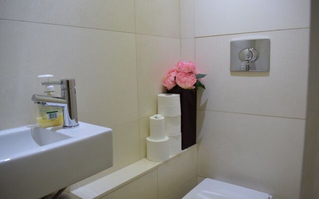 2 Bedroom Home in Angel