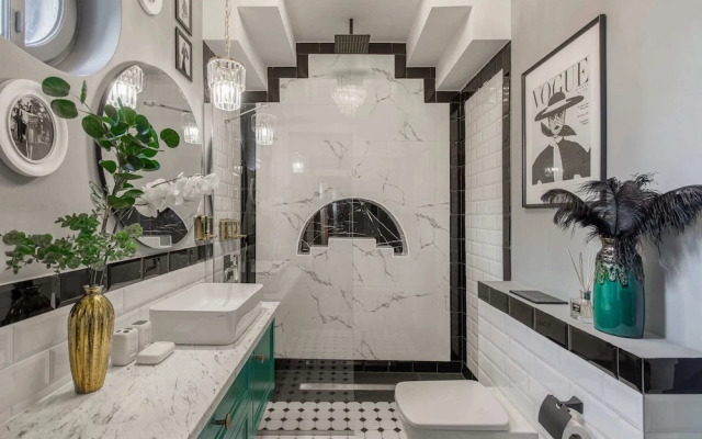 Holt - The Great Gatsby