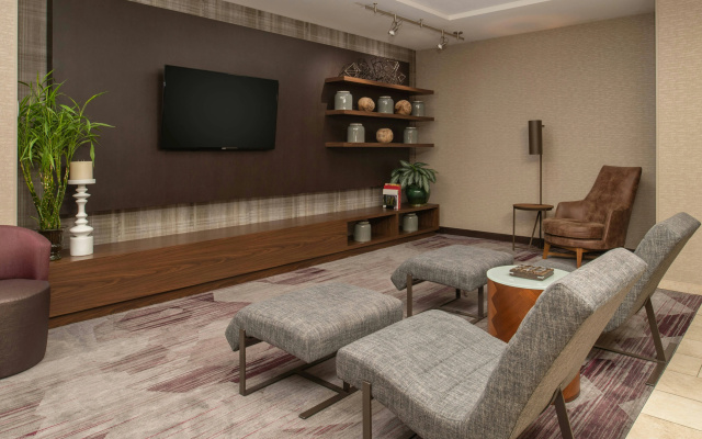 Courtyard By Marriott Portland Airport