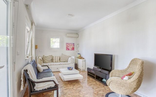 Attractive Villa in Caleta de Vélez with Private Pool