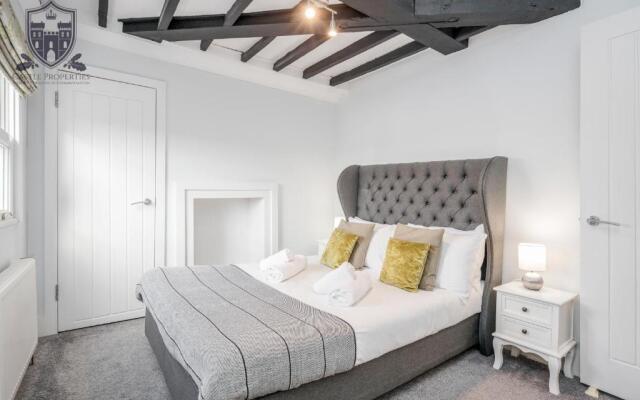 Castle Properties: The Sovereign 5 Bed Town House