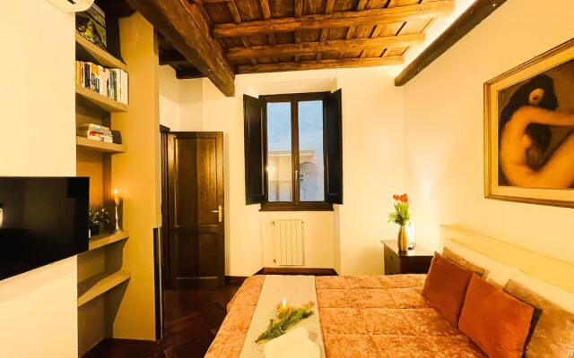 Trevi Fountain Stylish Guesthouse