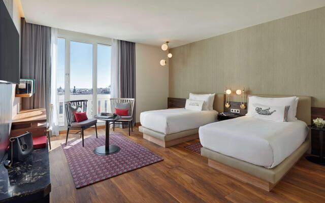 Hyatt Centric Gran Via Madrid Hotel