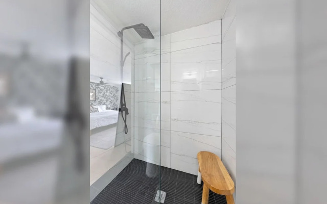 Las Olas Guest House