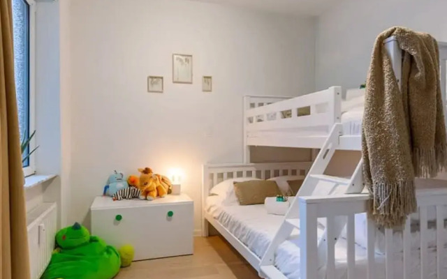 Luminous Family Apartment With Magnificent View
