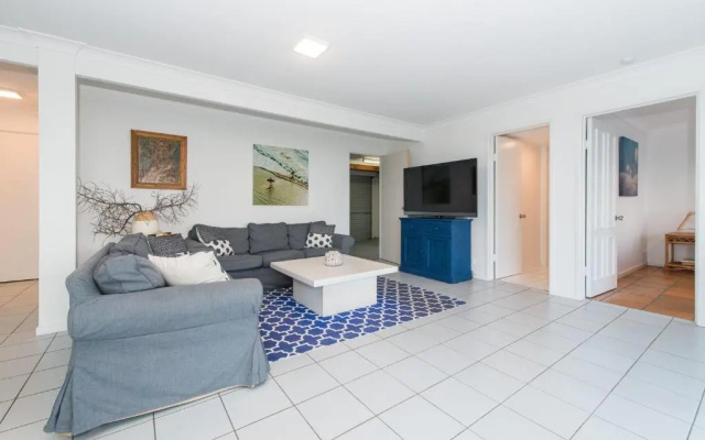 12 Merinda Crescent