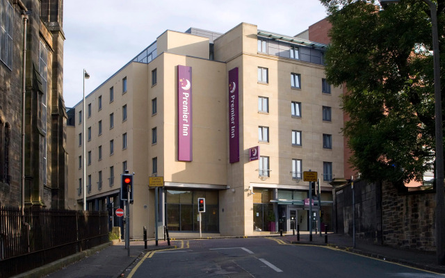 Premier Inn Lauriston Place