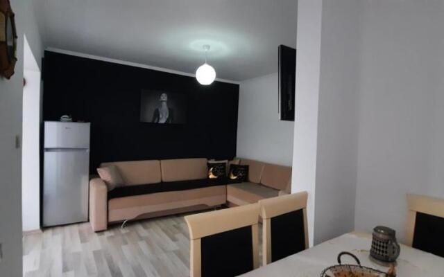 Apartament Clara Permet
