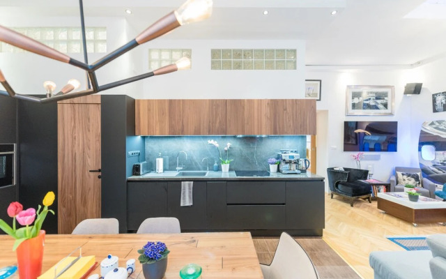 Venus Apartments - The Actor´s Den