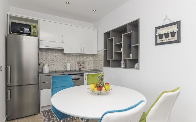 Apartment Sonja - 100 m from sea: A1 Brela, Riviera Makarska