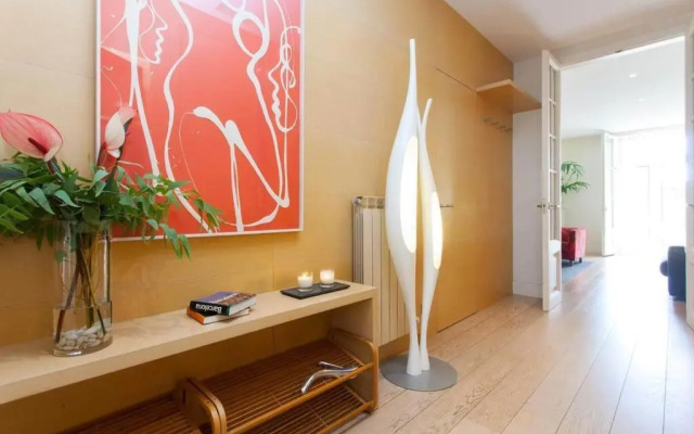 Classy 3bed 3bath apartment in Eixample