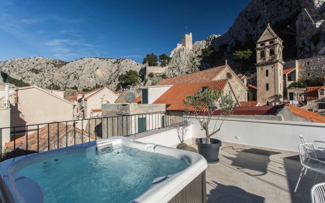 Boutique stone house Franco