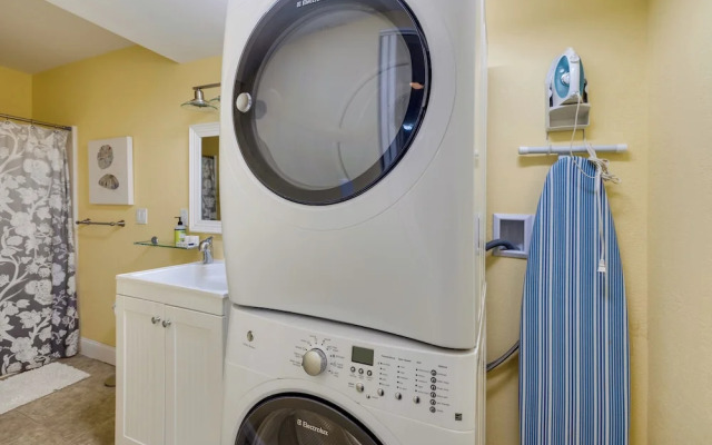 Coastal Tillamook Vacation Rental: Ocean Views!