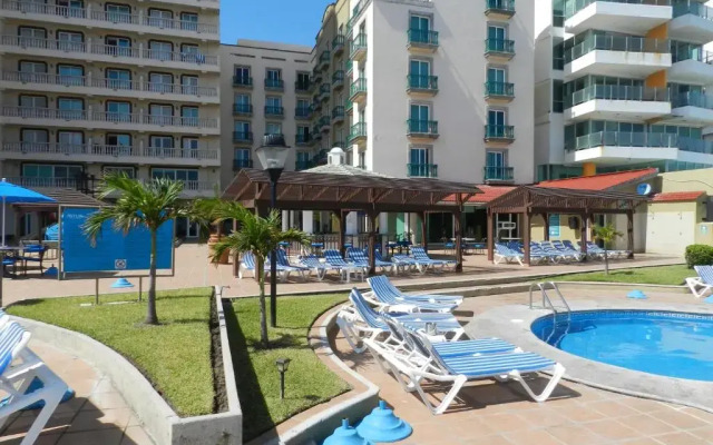 Astur Hotel y Suites