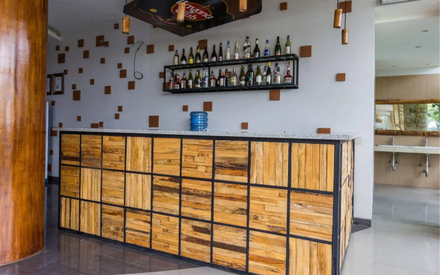 RedDoorz Plus @ Gunung Salak Street