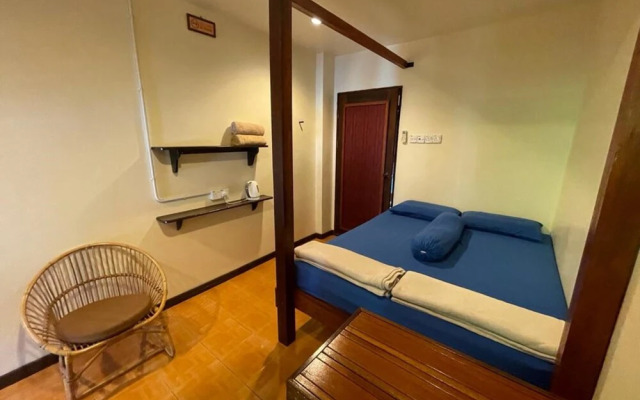 OYO 90368 Jono's Place Guesthouse