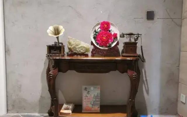 WWR hostel & cafe （old town branch）