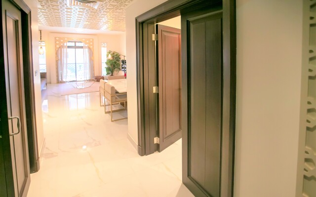 Amazing 2 bedroom with terrace  Downtown Dubai