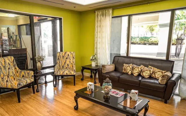 Quality Inn & Suites near Six Flags - Austell